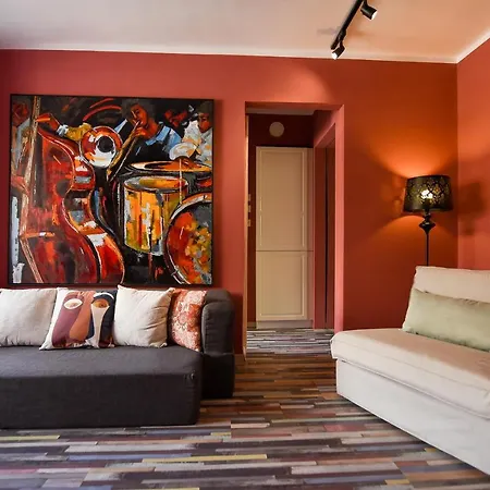 Captivating Old Town Apartment *